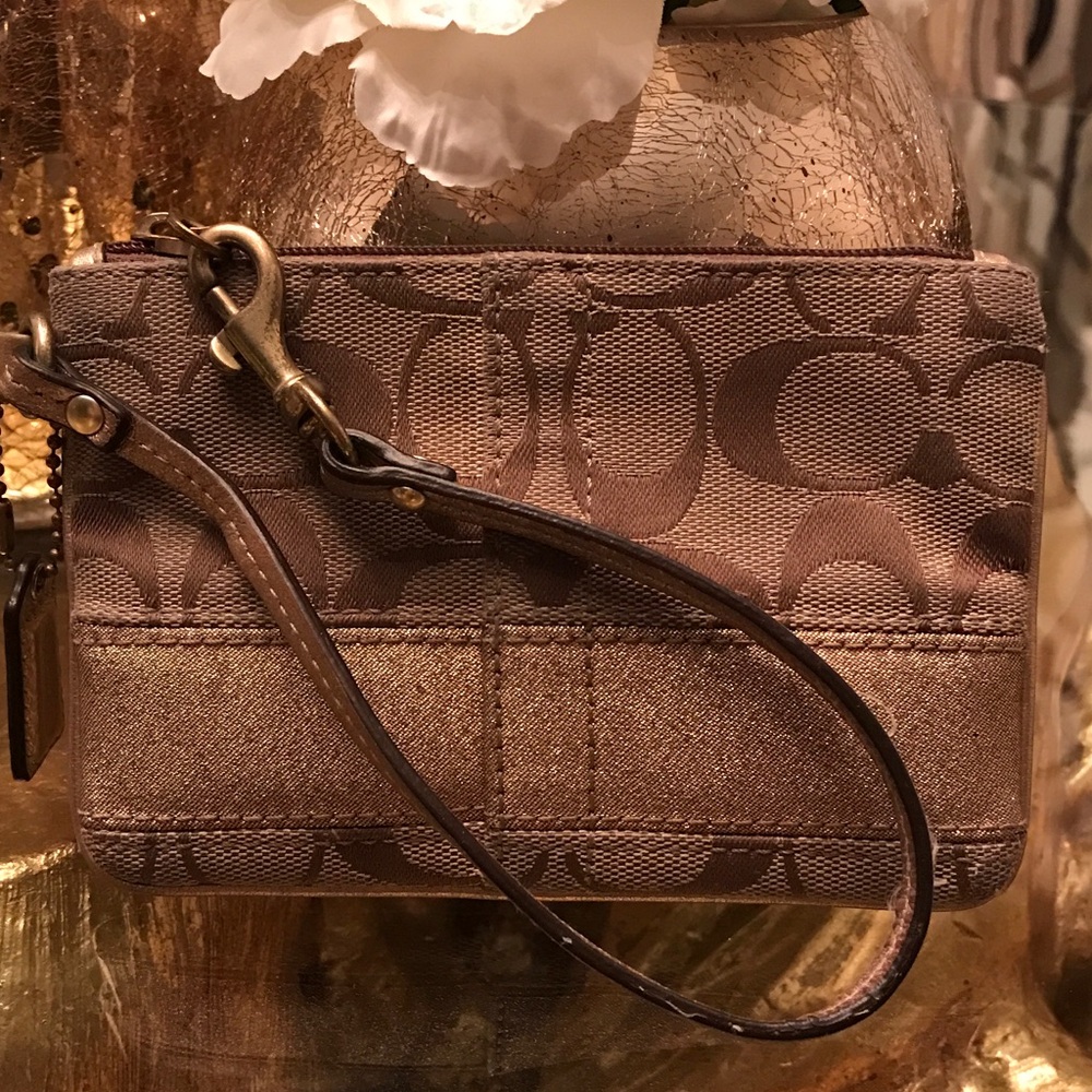 Wristlet .